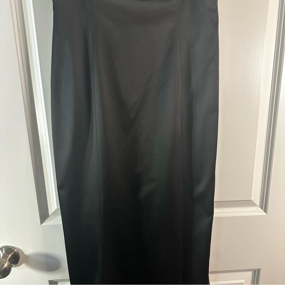 JS Collections Black & White Pleated Bodice Formal Gown Women’s Size 4 - Picture 4 of 16